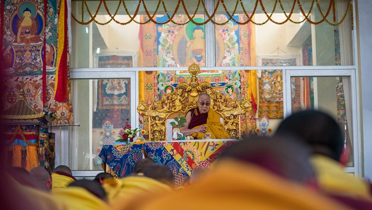 Su Santidad el Dalái Lama confiriendo el Empoderamiento del Héroe Solitario Vajrabhairava en Bodhgaya, Bihar, India el 21 de enero de 2018. Foto de Lobsang Tsering
