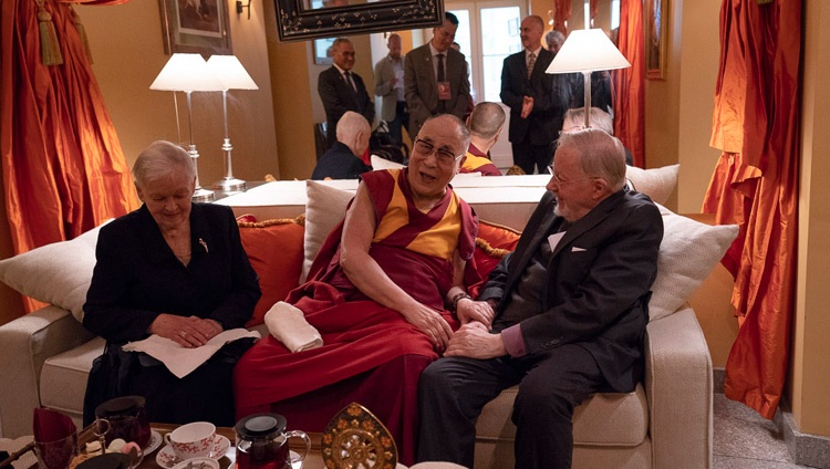 Su Santidad el Dalái Lama se reunió con el ex presidente lituano Prof. Vytautas Landsbergis en Vilnius, Lituania, el 14 de junio de 2018. Foto de Tenzin Choejor
