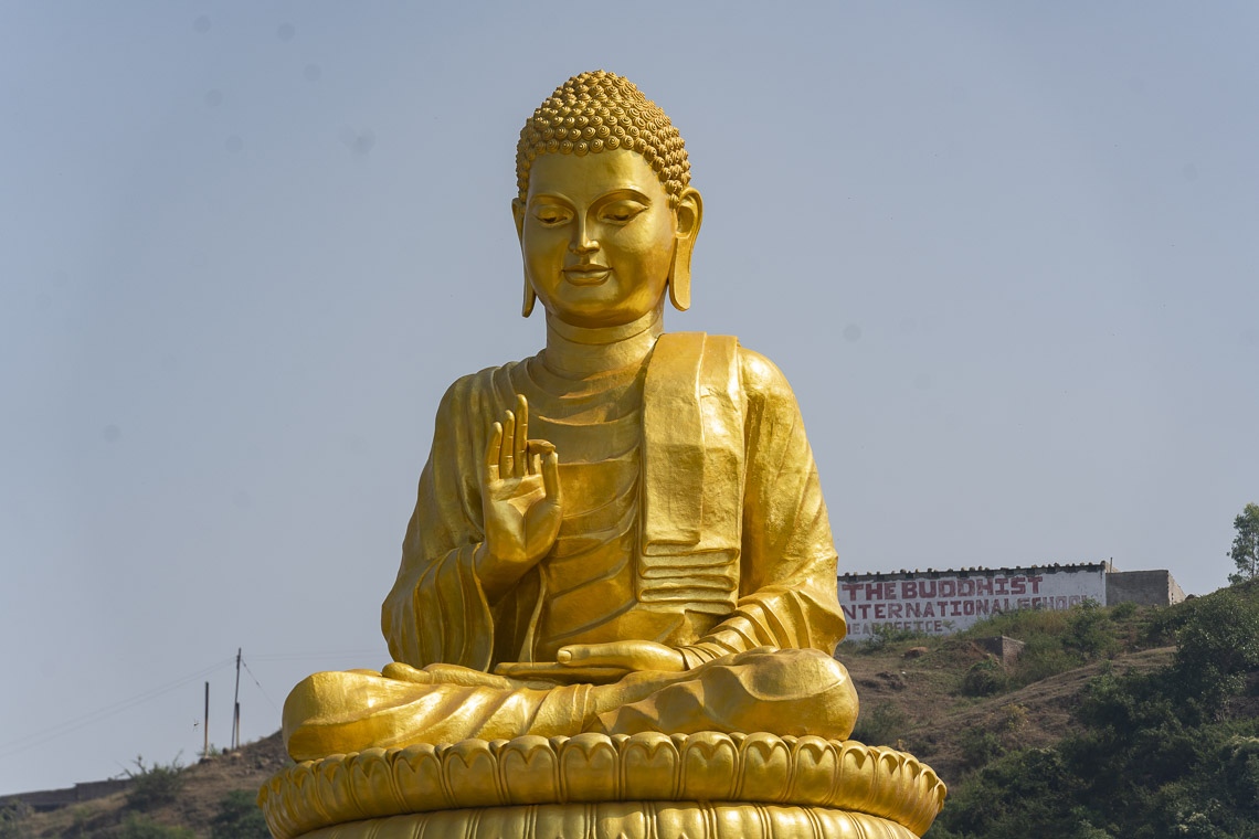  Una vista de la estatura del Buda dorado en el Centro Internacional de Entrenamiento Lokuttara Bhikku en Aurangabad, Maharashtra, India, el 23 de noviembre de 2019. Foto de Tenzin Choejor