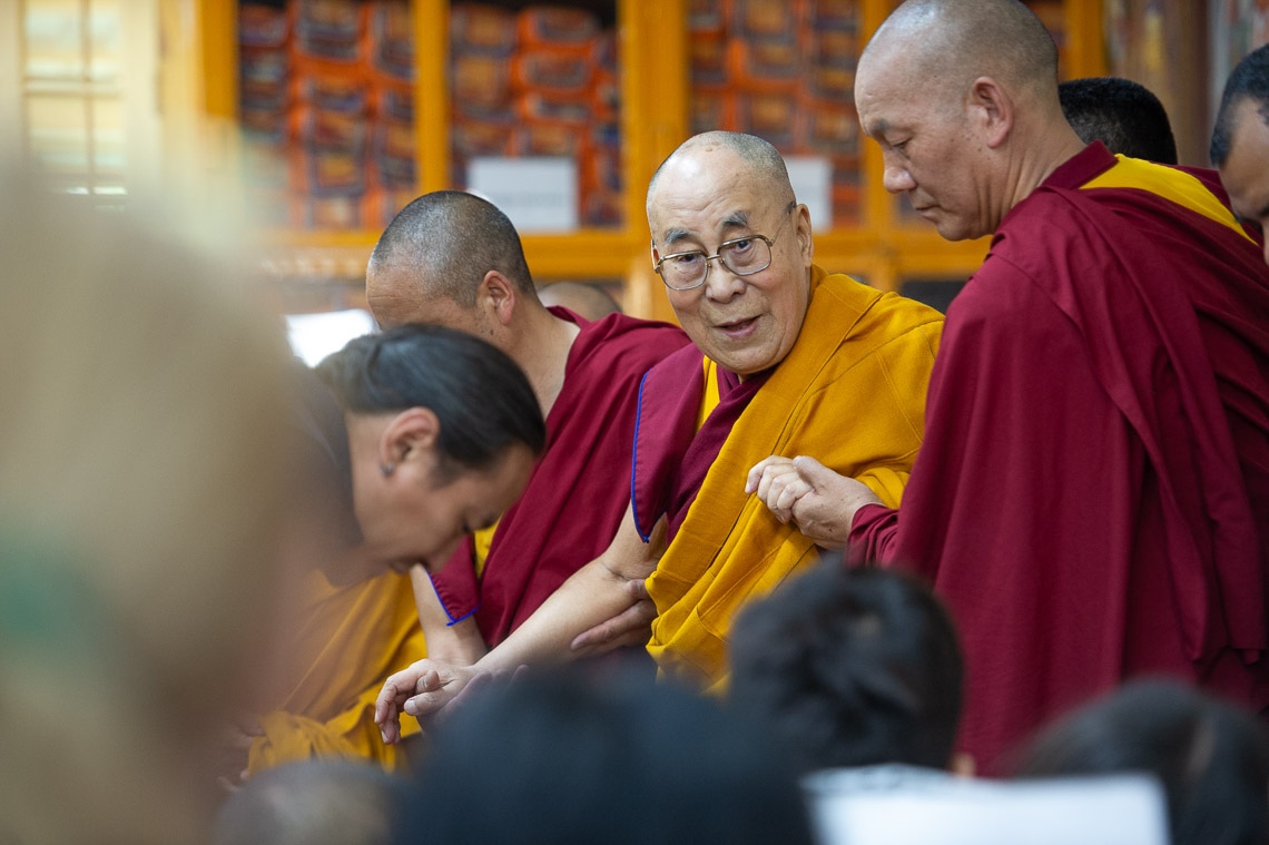 Su Santidad el Dalái Lama llega al Templo Principal Tibetano para el segundo día de sus enseñanzas en Dharamsala, HP, India, el 11 de mayo de 2019. Foto de Lobsang Tsering