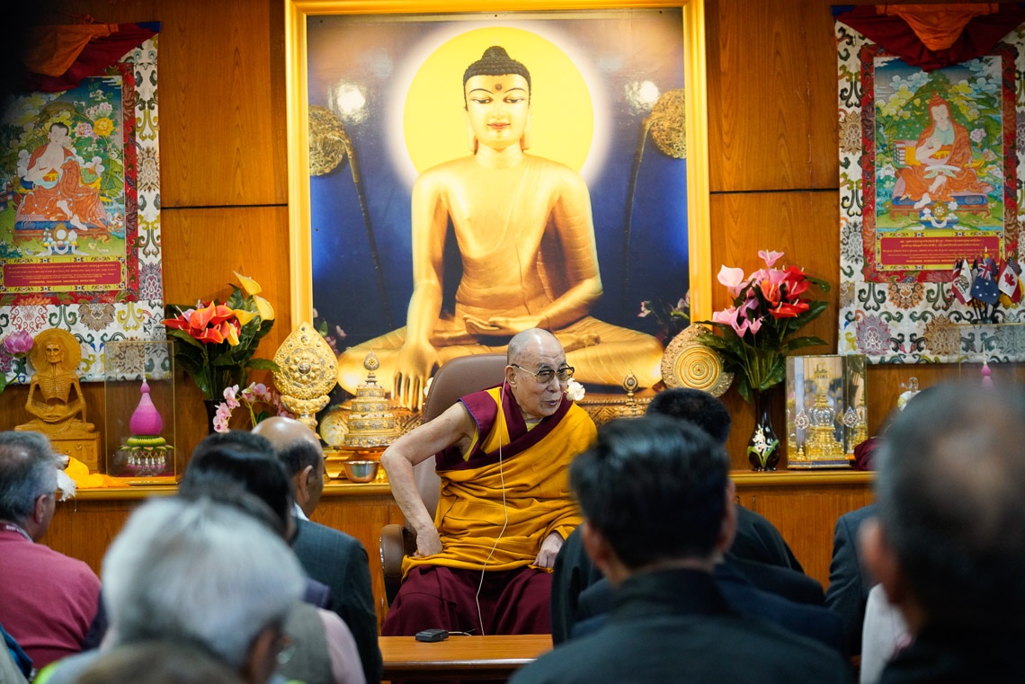 Su Santidad el Dalái Lama se dirige a los representantes de los grupos de apoyo al Tíbet en su residencia de Dharamsala, HP, India, el 4 de noviembre de 2019. Foto de Ven Tenzin Jamphel