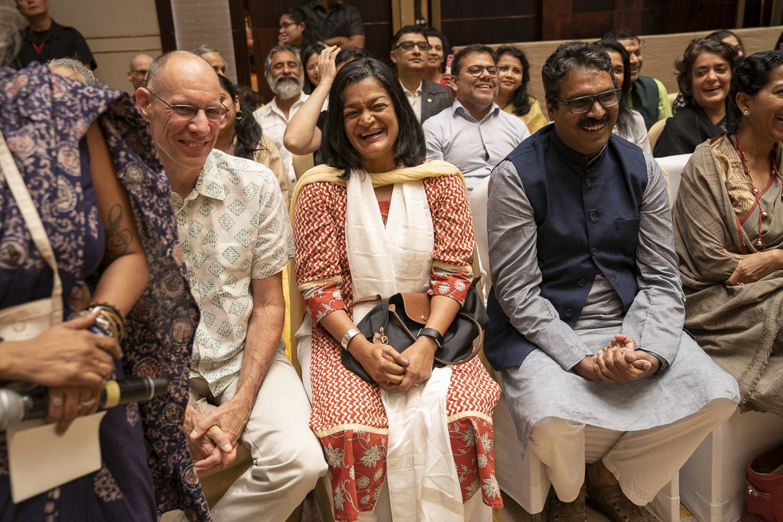Los espectadores se rieron ante los humorísticos comentarios de Su Santidad el Dalái Lama durante su charla en Bengaluru, Karnataka, India, el 12 de agosto de 2018. Foto de Tenzin Choejor