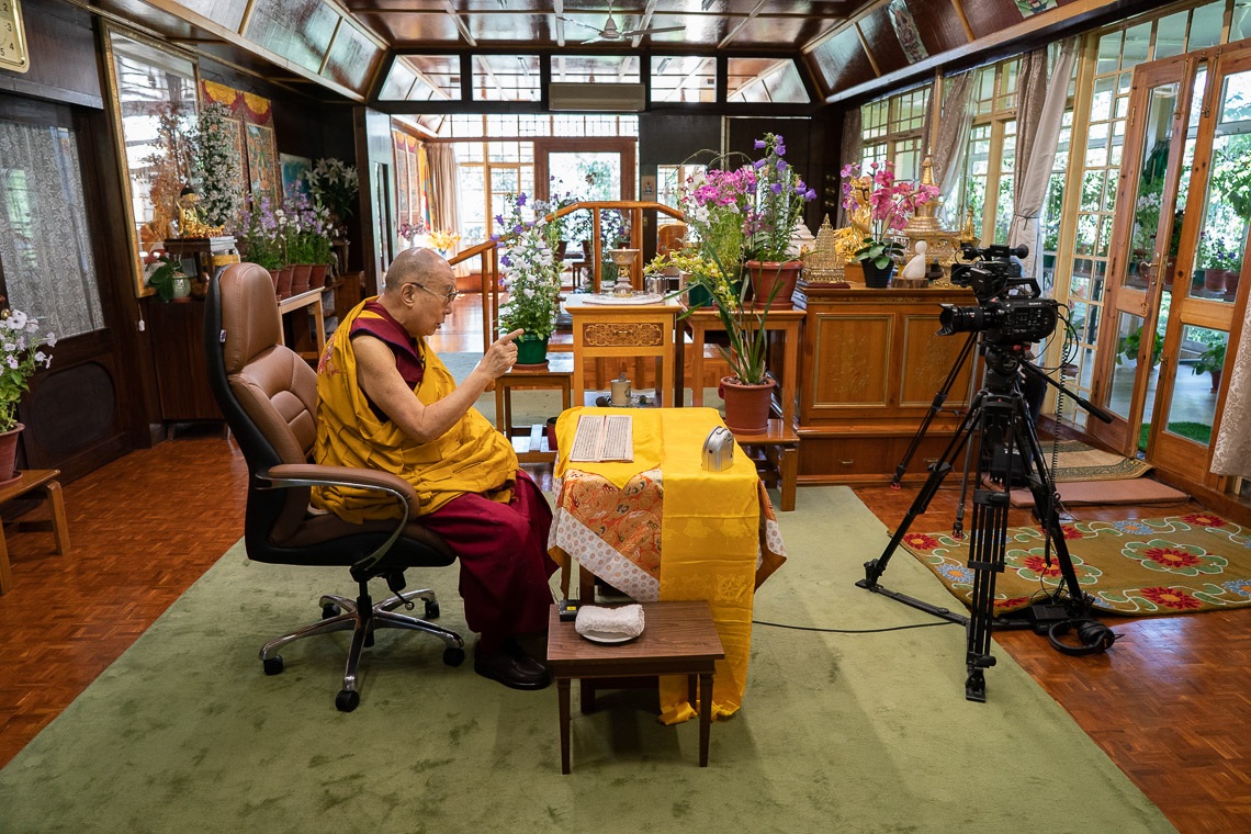 Su Santidad el Dalái Lama en su discurso en directo a una audiencia mundial desde su residencia en Dharamsala, HP, India, el 17 de mayo de 2020. Foto de Ven Tenzin Jamphel
