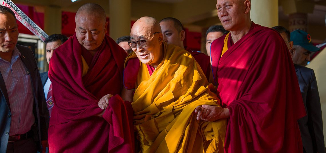 Oraciones de larga vida ofrecidas por ex presos políticos tibetanos