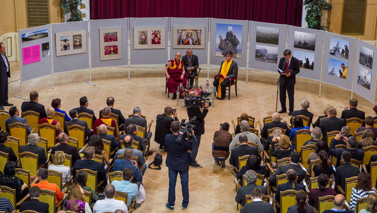  Su Santidad el Dalái Lama en la Universidad Comenius de Bratislava, Eslovaquia, el 16 de octubre de 2016. Foto/Somogyi