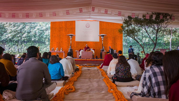 Su Santidad el Dalái Lama hablando en las enseñanzas de Vidyaloke en Nueva Delhi, India, el 3 de febrero de 2017. Foto/Tenzin Choejor/OHHDL