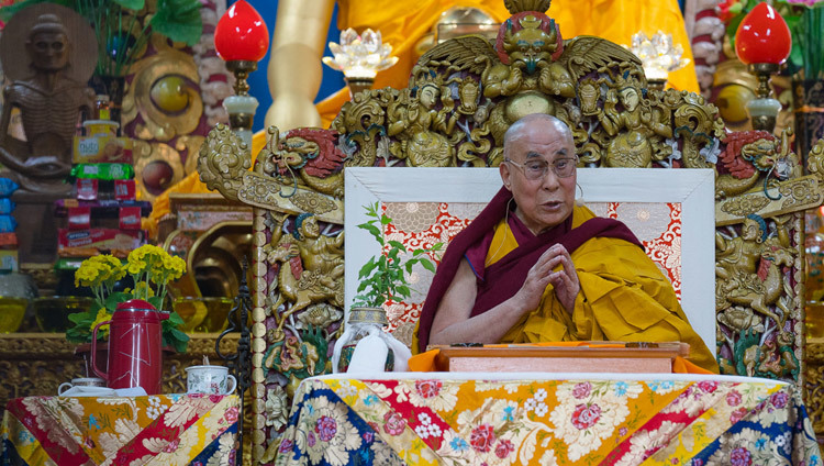Su Santidad el Dalái Lama durante el segundo día de enseñanzas en el templo principal tibetano en Dharamsala, HP, India el 14 de marzo de 2017. Foto de Tenzin Choejor/OHHDL