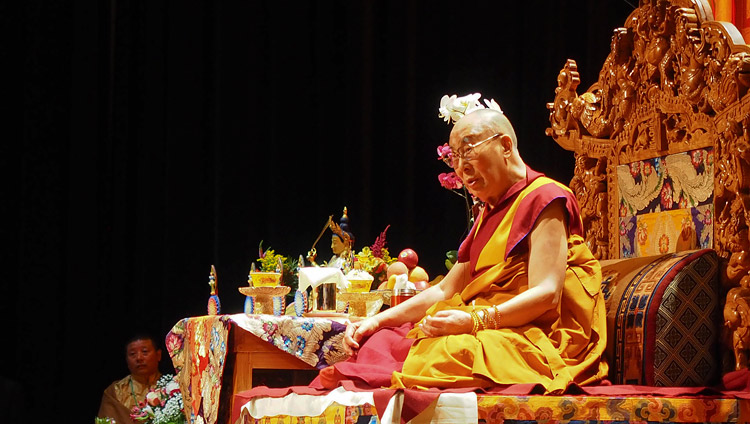 Su Santidad el Dalái Lama dirigiéndose a los asistentes durante su encuentro con la comunidad tibetana en Minneapolis, MN, EE.UU. el 24 de junio de 2017. Foto de Jeremy Russell/OHHDL 