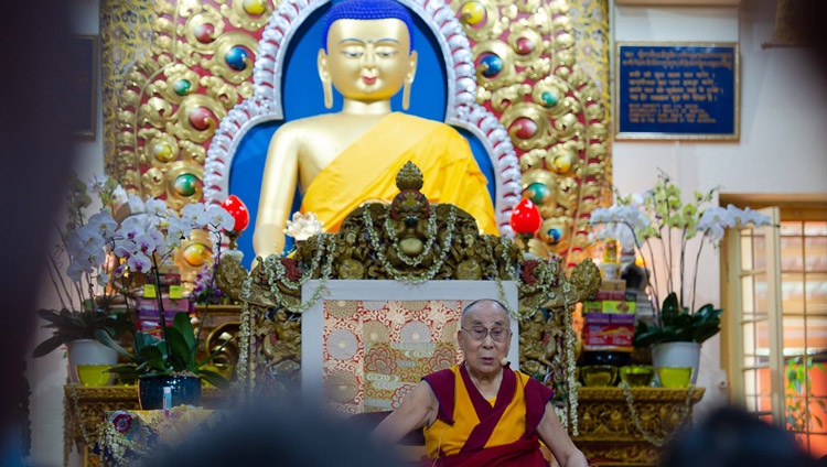 Su Santidad el Dalái Lama responde a las preguntas de la audiencia en el último día de sus enseñanzas para los budistas de Asia oriental y sudoriental en el Templo Principal Tibetano en Dharamsala, HP, India, el 7 de septiembre de 2018. Foto de Tenzin Choejor