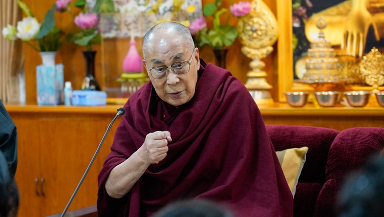  Su Santidad el Dalái Lama dirigiéndose a un grupo de eruditos indios en su residencia de Dharamsala, HP, India, el 24 de enero de 2019. Foto de Ven Tenzin Jamphel