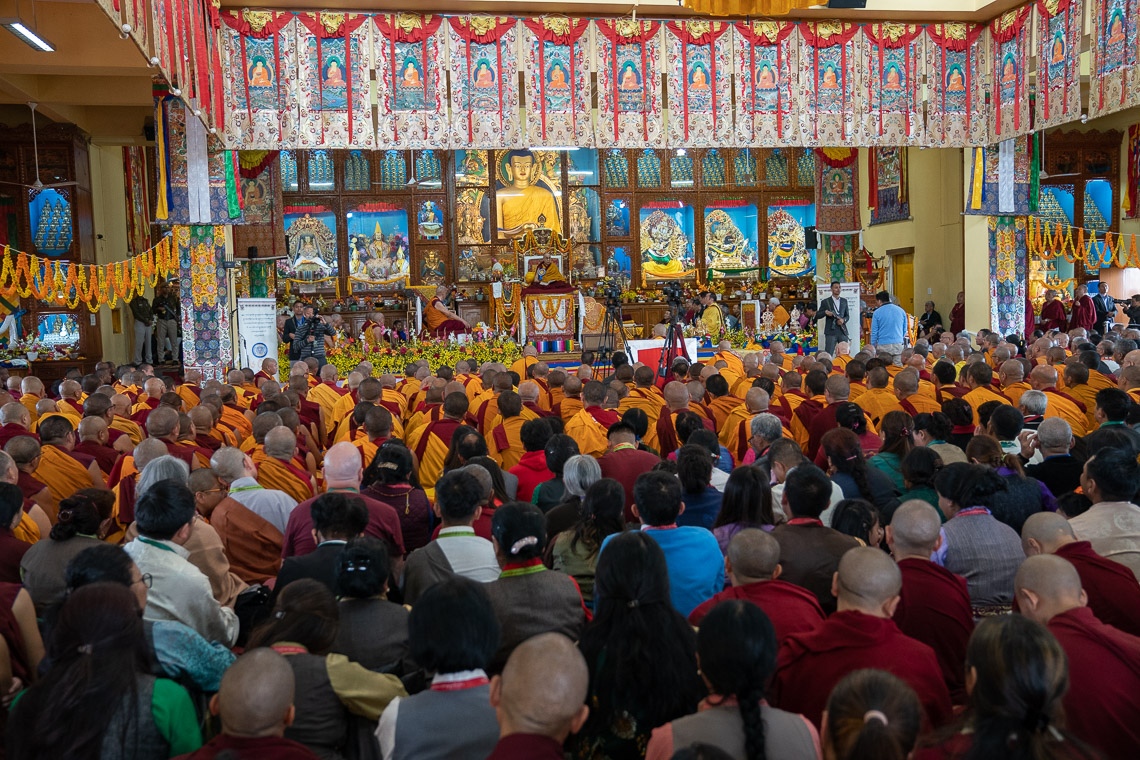 Vista del salón de actos de la Facultad Tántrica de Gyutö durante el 600º aniversario de las celebraciones del nacimiento del fundador del monasterio de Gyutö en Dharamsala, HP, India, el 2 de noviembre de 2019. Foto de Tenzin Choejor