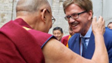 Llegada a Bruselas e inauguración de la VII Conferencia del Grupo de Apoyo al Tíbet