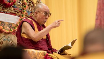 Enseñanza de la «Guirnalda Preciosa», las «Etapas de la Meditación» y las «37 Prácticas de un Bodisatva»