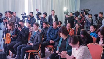 Reunión con la prensa antes de regresar a Japón