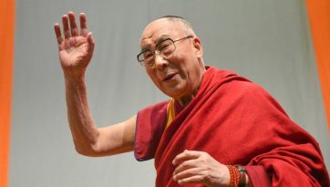 Su Santidad el Dalái Lama felicita al Primer Ministro de la India por su cumpleaños
