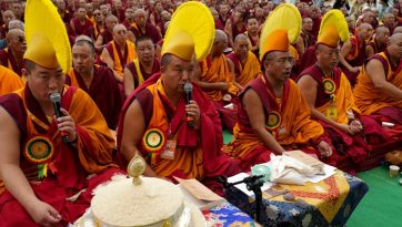 Inauguración del nuevo patio de debates del monasterio de Drepung Gomang