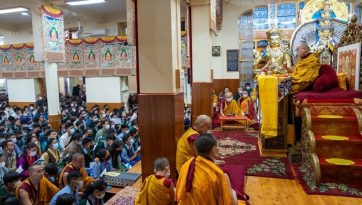 Alabanza al Surgimiento Dependiente e Iniciación de Avalokiteshvara