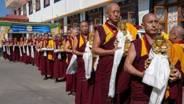 Oraciones por la Larga Vida de Su Santidad el Dalái Lama ofrecidas en el Monasterio de Sera