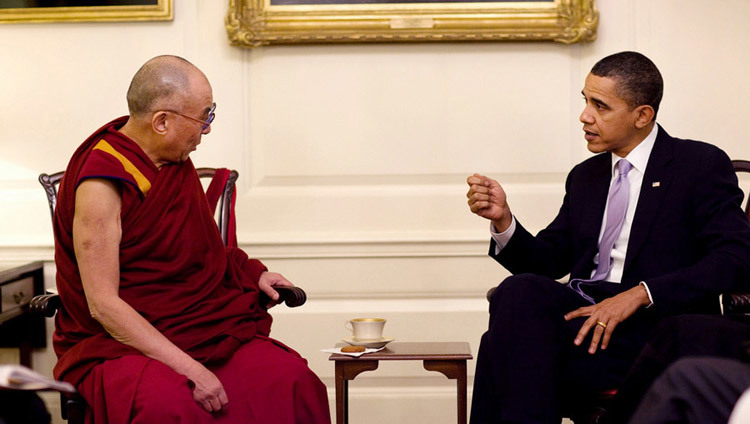 Su Santidad el Dalái Lama con el Presidente de los Estados Unidos Barack Obama en la Casa Blanca en Washington, DC el 18 de febrero de 2010. (Foto oficial de la Casa Blanca)