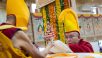 Ofrenda de larga vida de los antiguos alumnos del TCV y de las asociaciones tibetanas norteamericanas